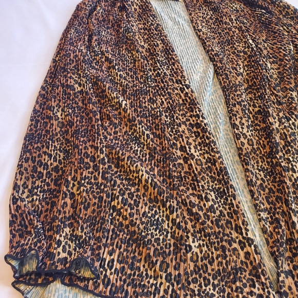 Vintage Timeless Tickets Crimped Leopard Cardigan - Picture 2 of 4